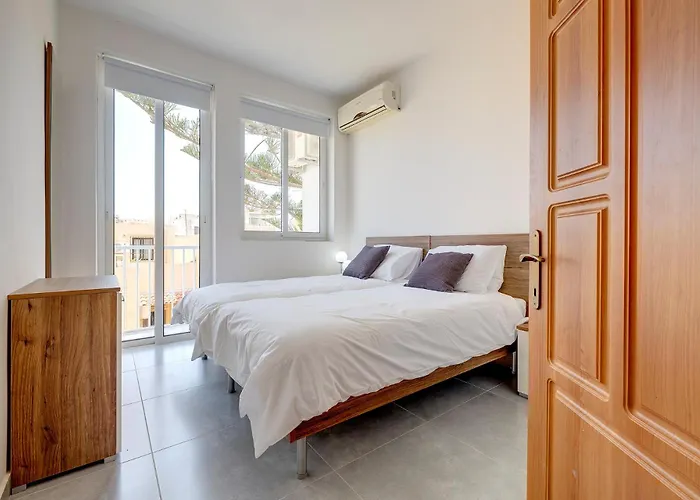 Contemporary 3br Retreat In Prime