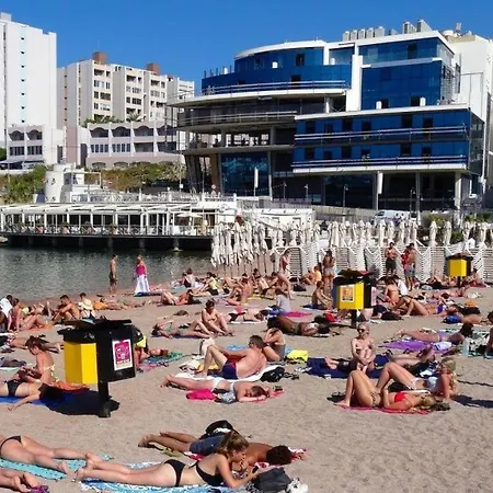 Contemporary 3br Retreat In Prime *