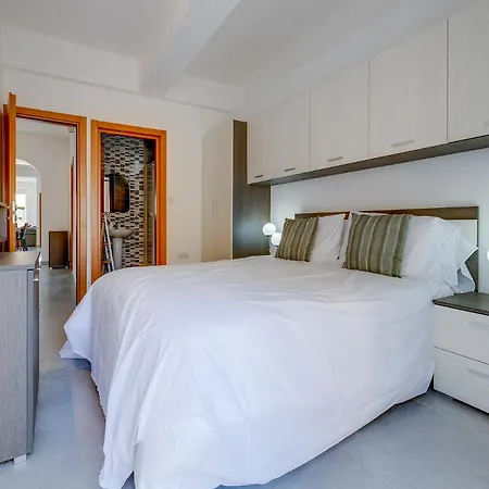 Apartment Contemporary 3br Retreat In Prime