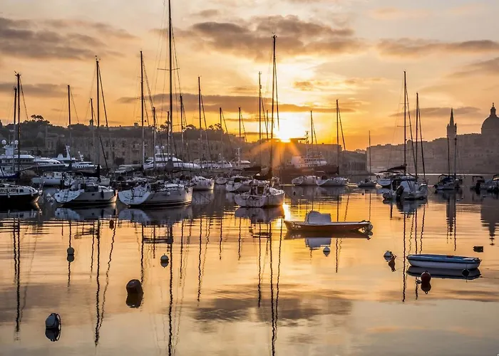 Contemporary 3br Retreat In Prime 아파트