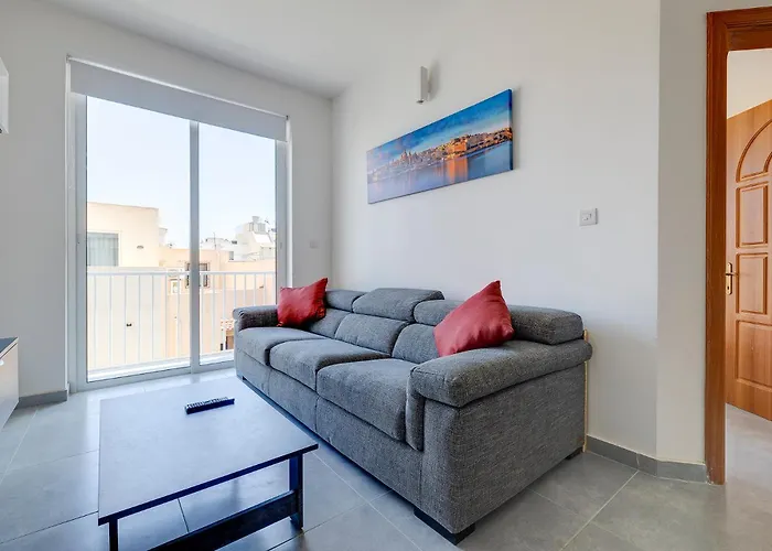 Contemporary 3br Retreat In Prime 아파트 슬리에마